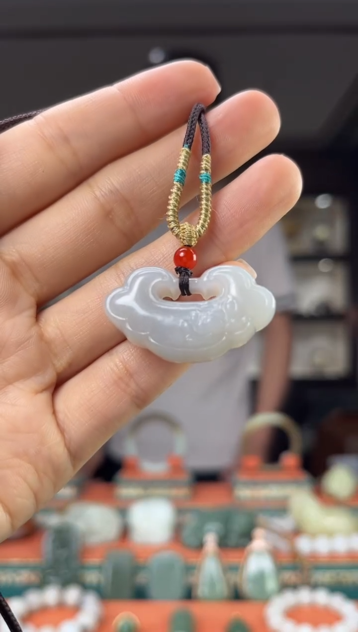 和田玉未镶嵌颈饰佩佩