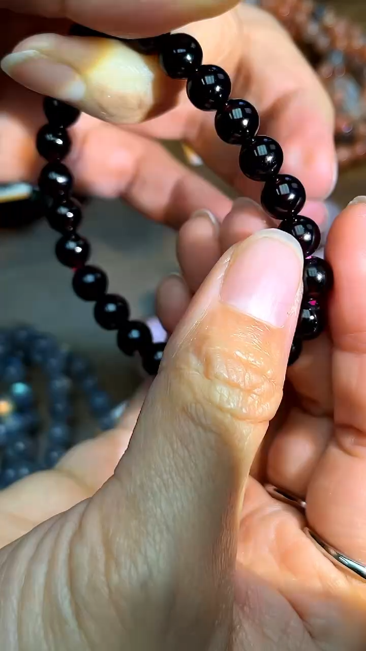 颈饰未镶嵌石榴石01多样性发一