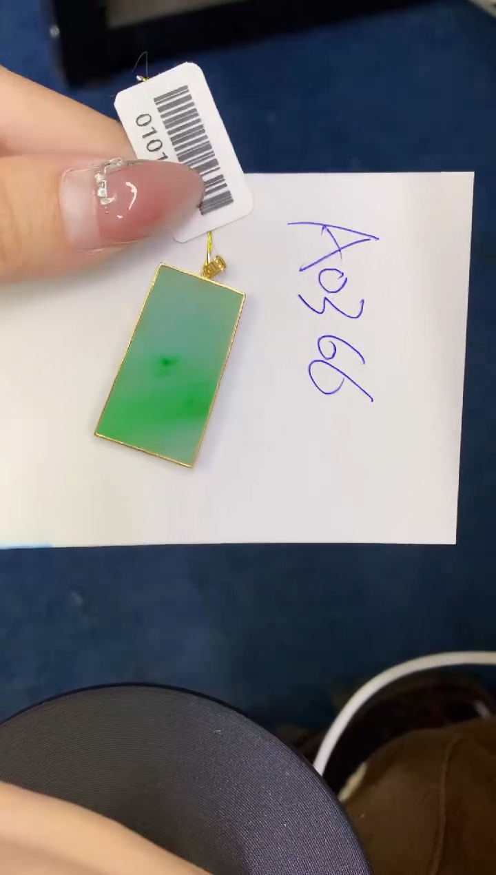 【闪购商品】翡翠颈饰18K金镶嵌0000000000000