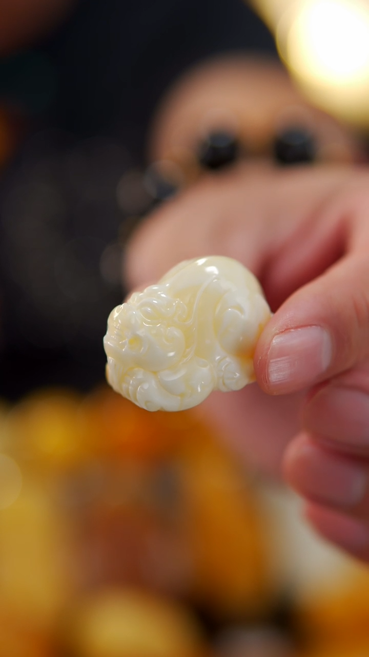 【闪购商品】蜜蜡颈饰未镶嵌白蜡貔貅12