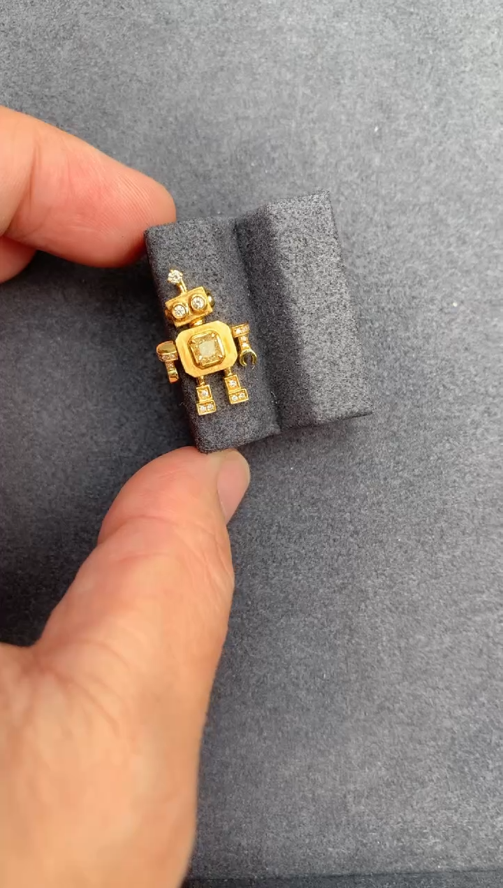 【闪购商品】钻石颈饰18K金镶嵌26分黄钻吊坠