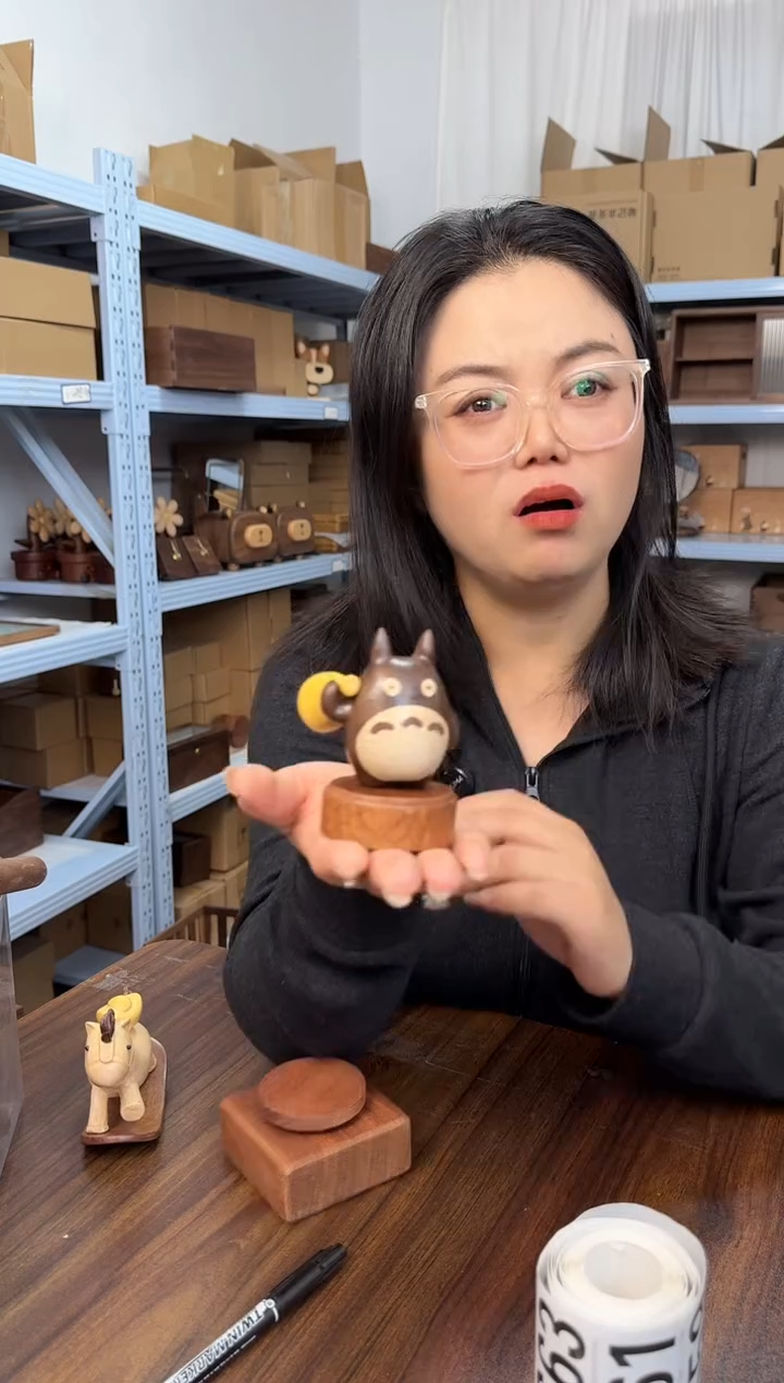 木北美黑胡桃龙猫摆件