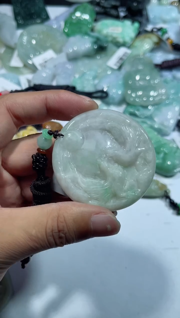 【闪购商品】翡翠颈饰未镶嵌00009237