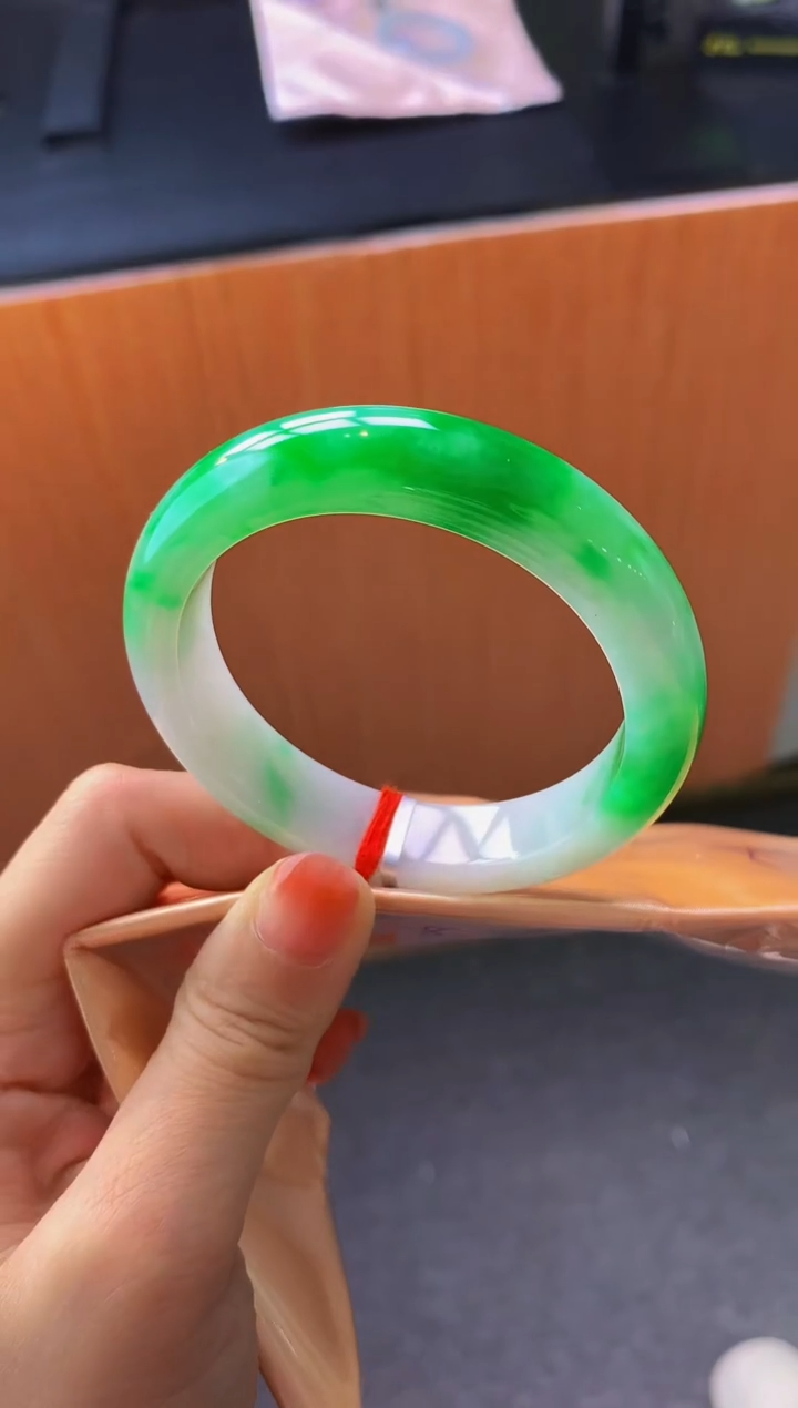 未镶嵌手镯翡翠- Q160圈口 52全款100万 定金2万