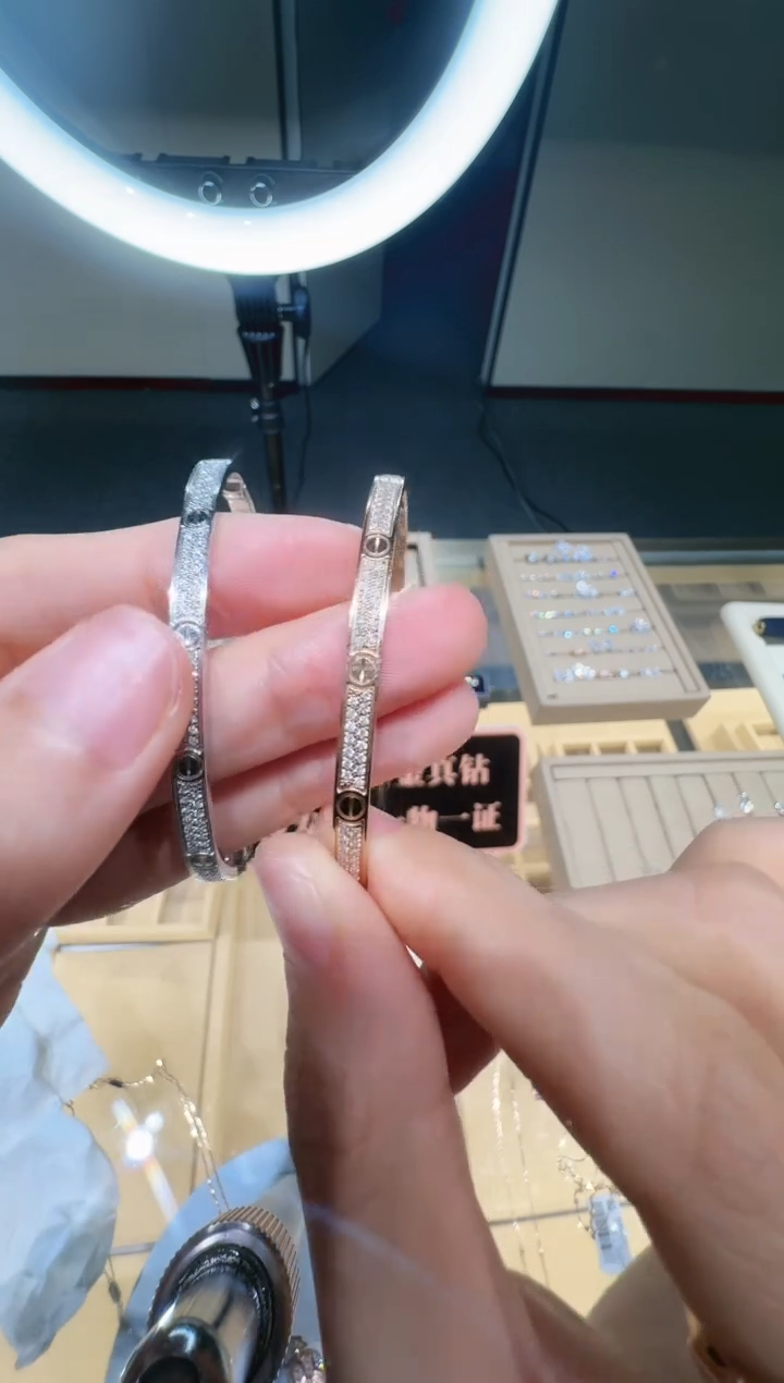 【闪购商品】钻石手镯18K金镶嵌满天星 多样性发其一