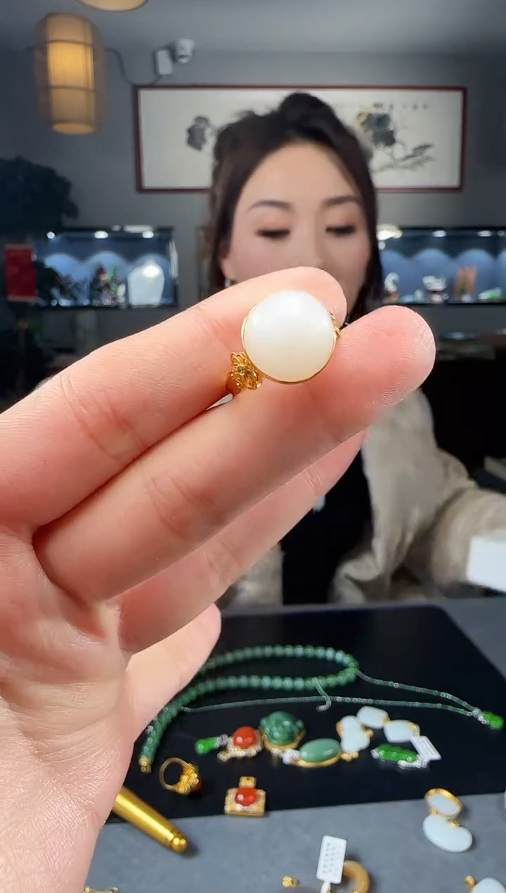 【闪购商品】和田玉戒指18K金镶嵌1
