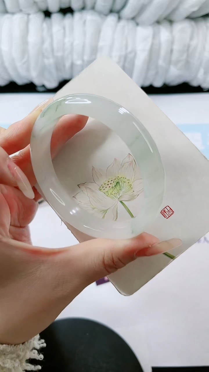 【闪购商品】石英质玉手镯未镶嵌多样性发货E555