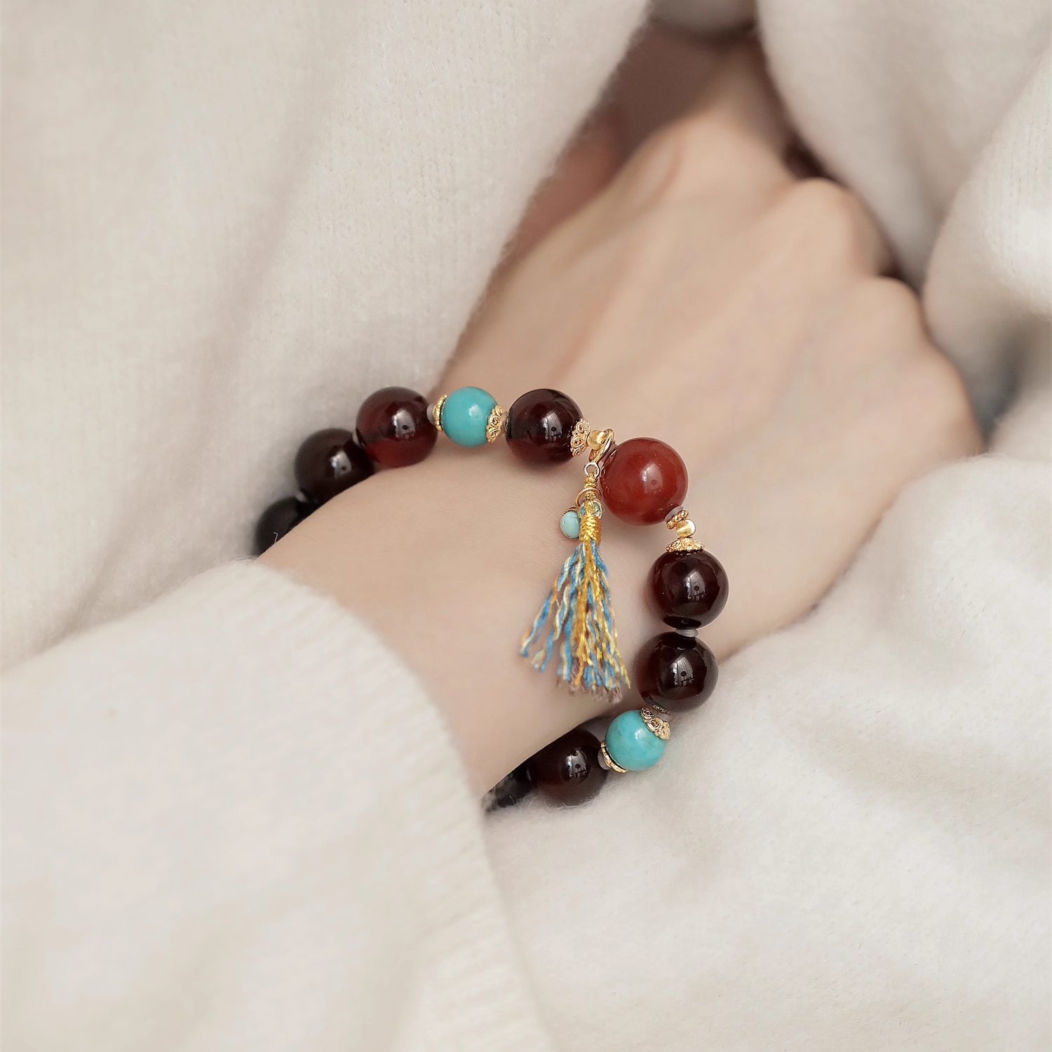 S12319<非晚>s925银血珀松石镶嵌五条经文金色肌理环蜜蜡弹力手串