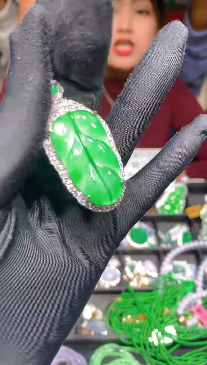 【闪购商品】定制翡翠未镶嵌46定制翡翠-多样性发货（发其一）