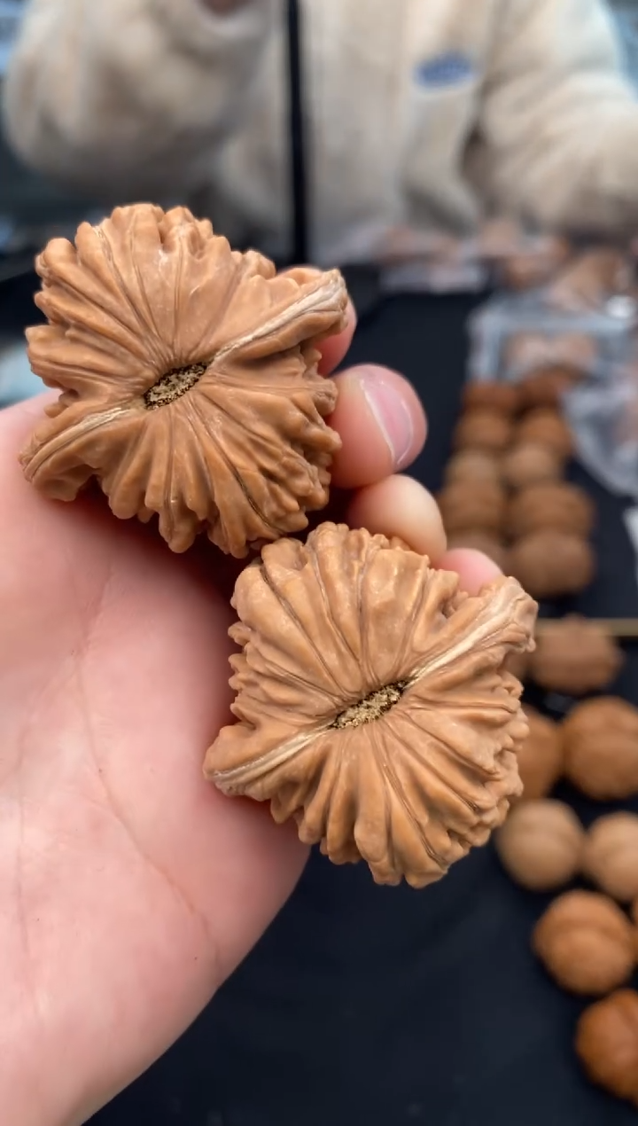 【闪购商品】文玩核桃把件四座楼41-u262