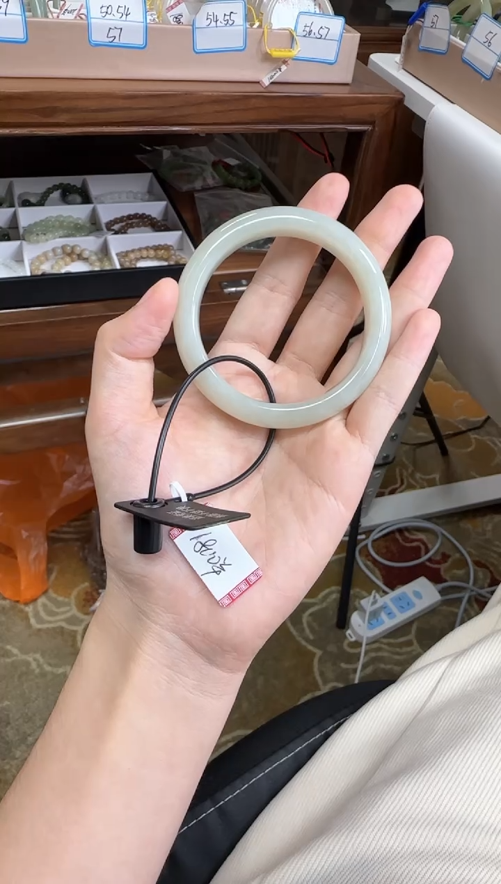 未镶嵌手镯和田玉54