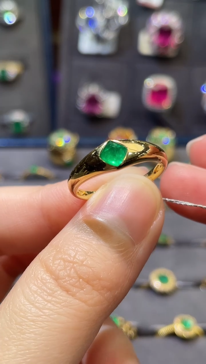 【闪购商品】祖母绿戒指18K金镶嵌0.4ct
