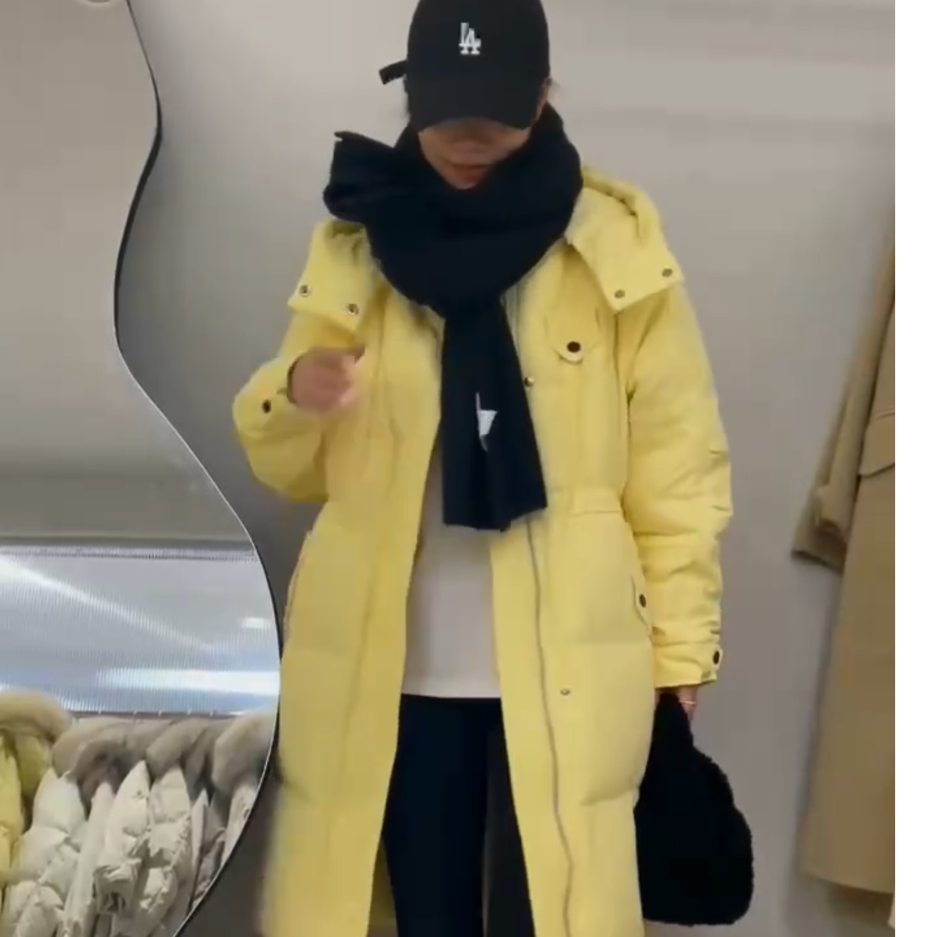 哈喽女士秋冬时尚百搭宽松型长款羽绒服