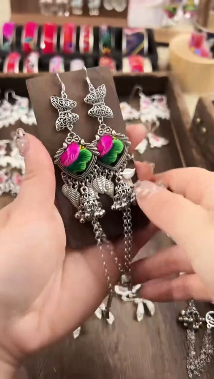 【闪购商品】织绣民族风老绣饰品305