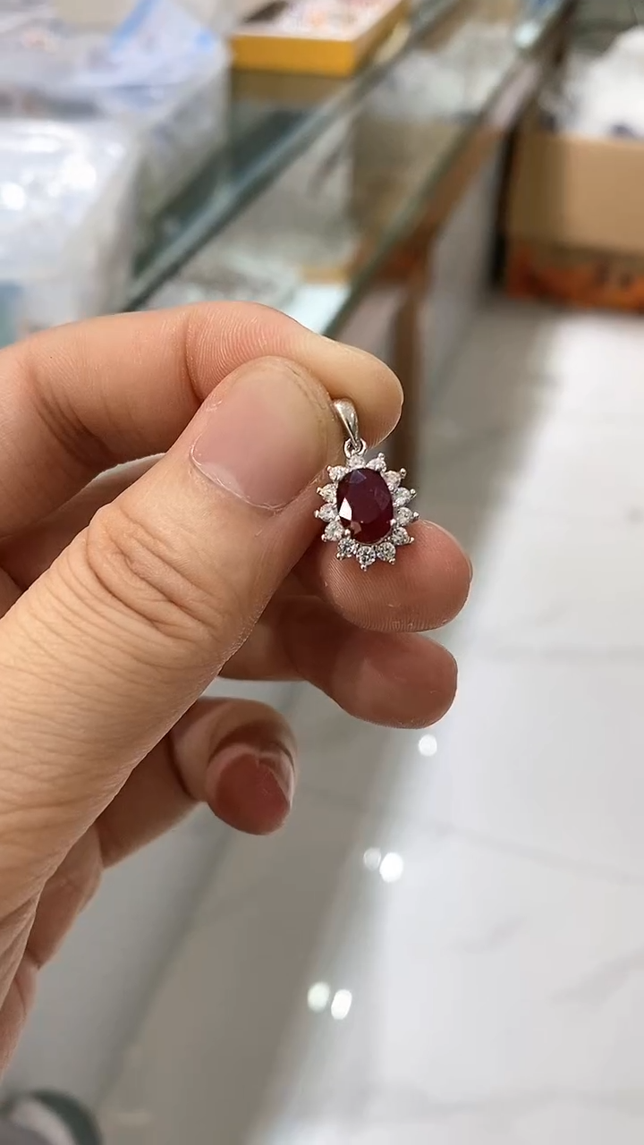【闪购商品】红宝石颈饰银S925镶嵌吊坠