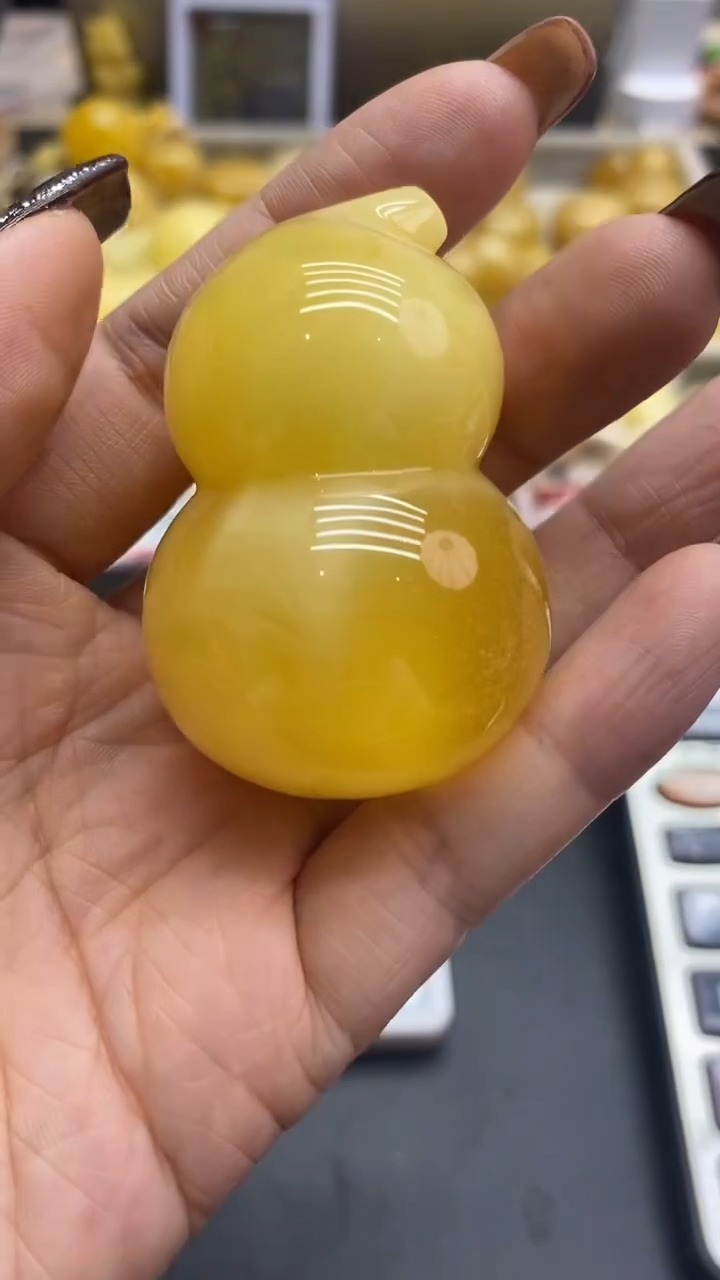 琥珀未镶嵌珠宝奇石750