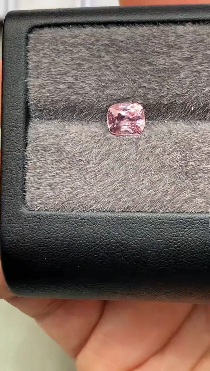 【闪购商品】定制尖晶石裸石未镶嵌枕型 樱花粉色调尖晶石 1.79ct