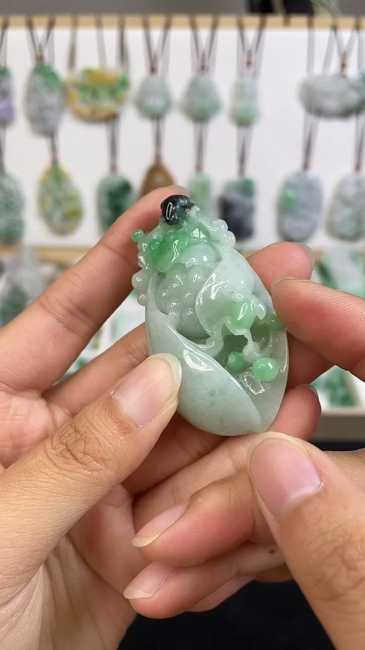 颈饰未镶嵌翡翠1