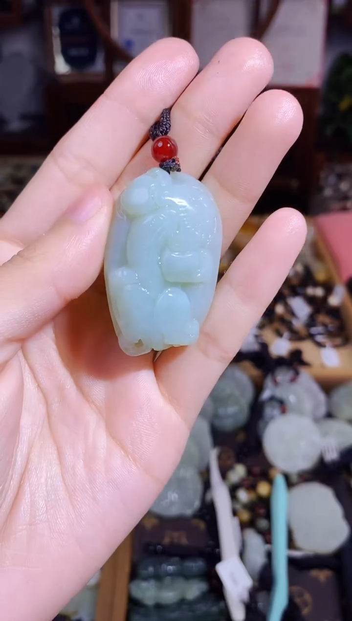 和田玉未镶嵌颈饰1