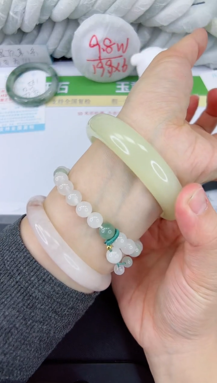 【闪购商品】石英质玉手镯未镶嵌562-62.7