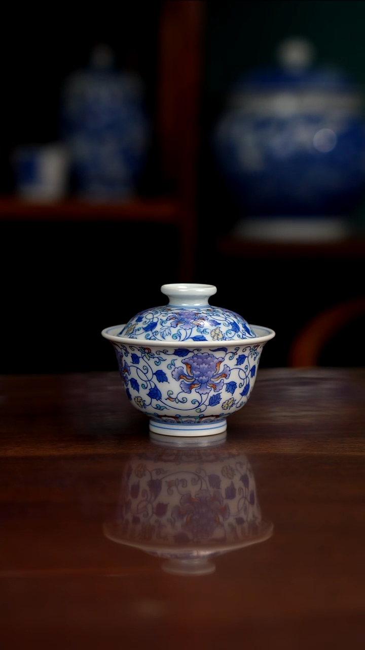 空山明月 新斗彩 缠枝牡丹