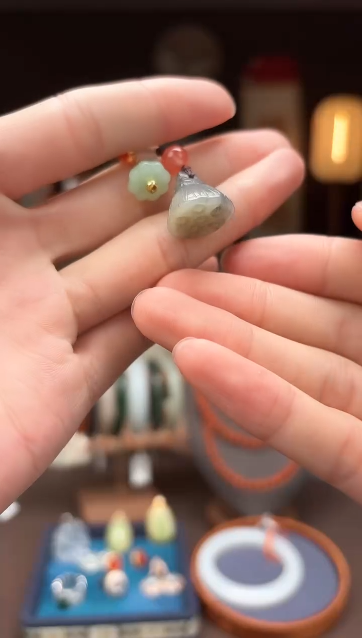 【闪购商品】和田玉FA34莲蓬未镶嵌-