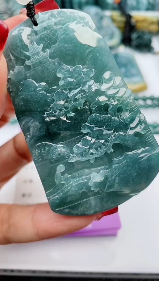 【闪购商品】翡翠颈饰未镶嵌              