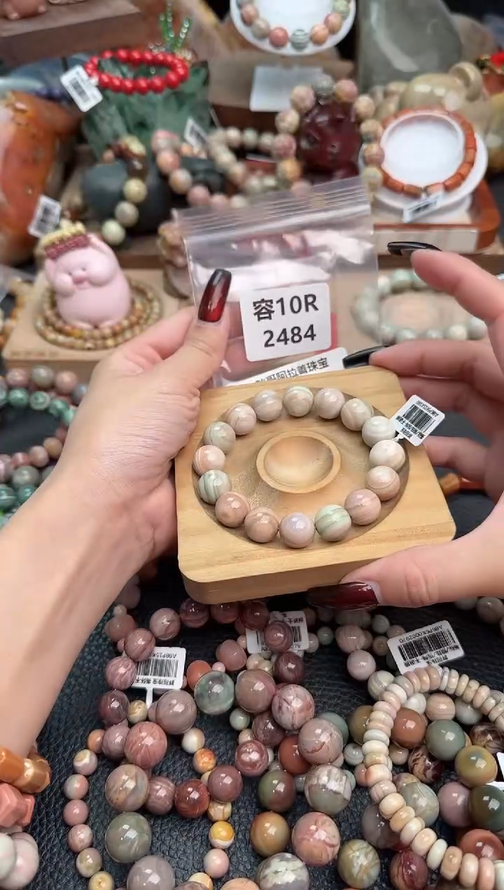 【闪购商品】石英质玉手链未镶嵌10R2484