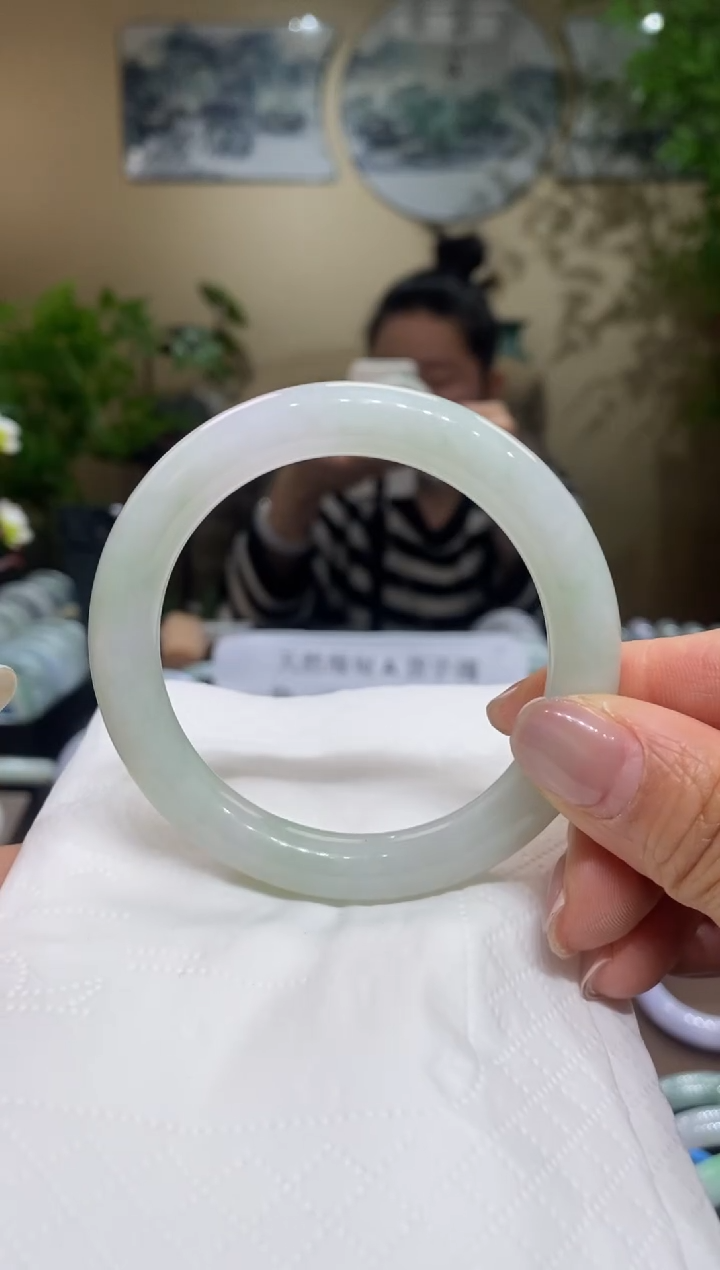 【闪购商品】翡翠手镯未镶嵌翡翠53-54