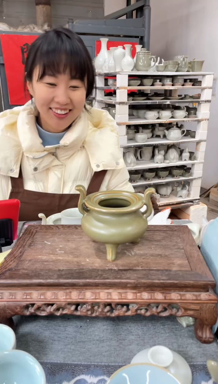 【闪购商品】三足双耳香炉 茶叶沫釉大号