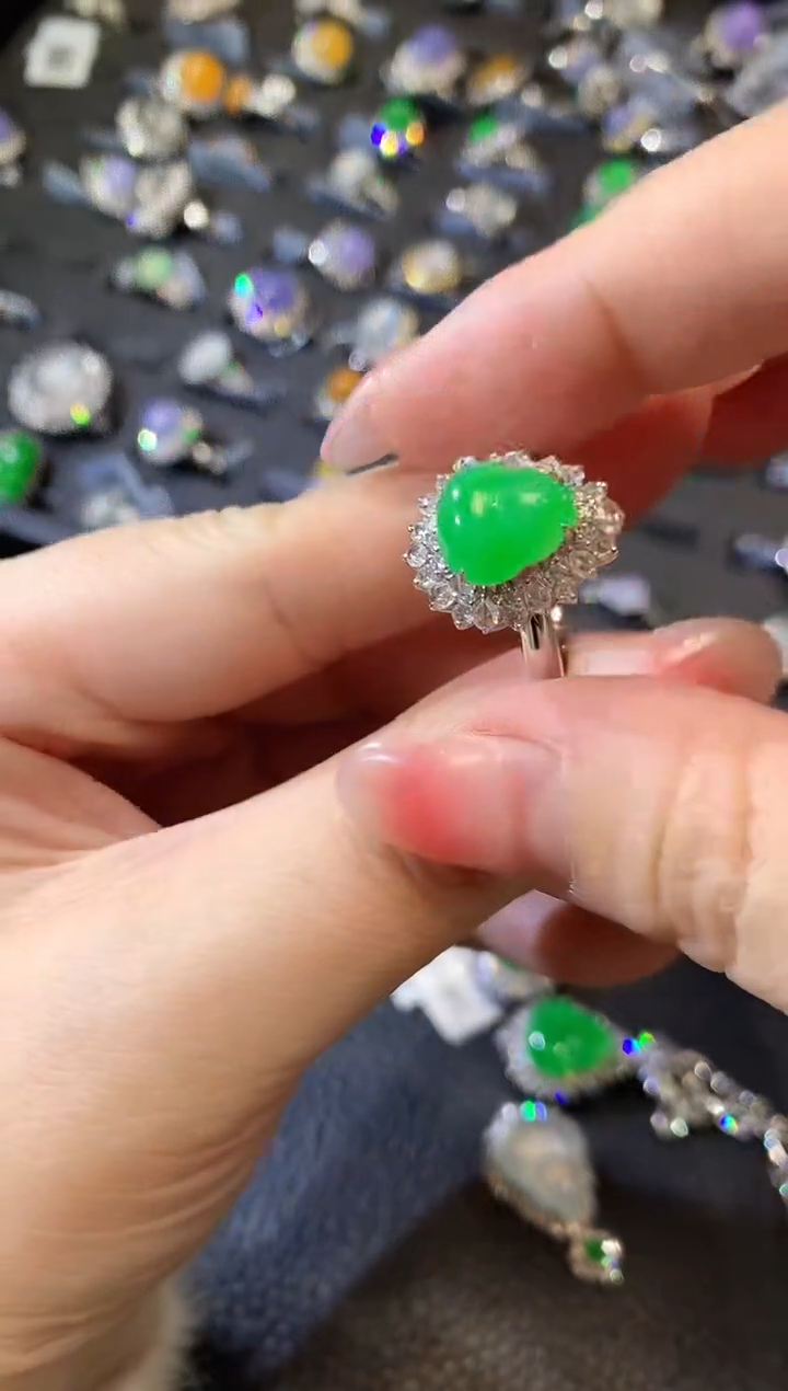 【闪购商品】翡翠戒指18K金镶嵌F136 翡翠