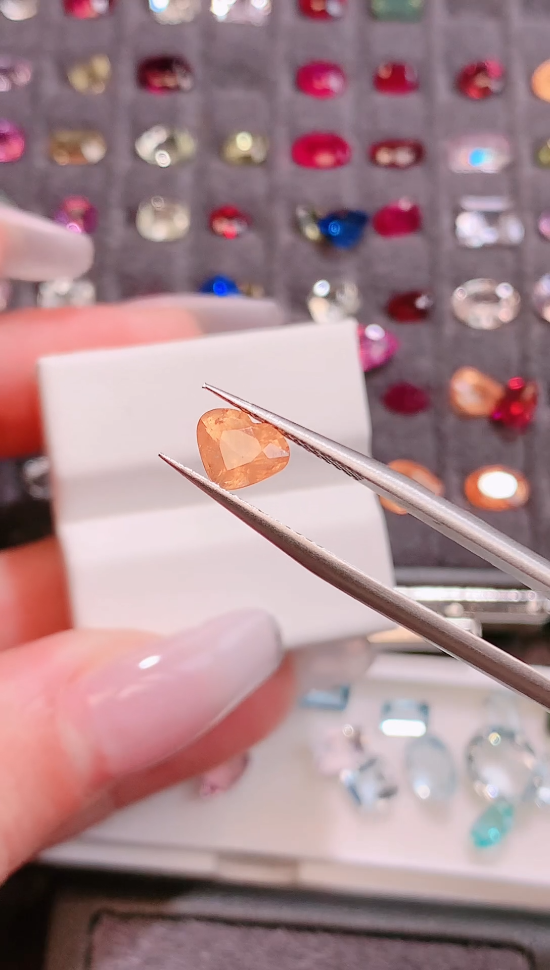 未镶嵌珠宝半成品石榴石（芬达石）1.37ct