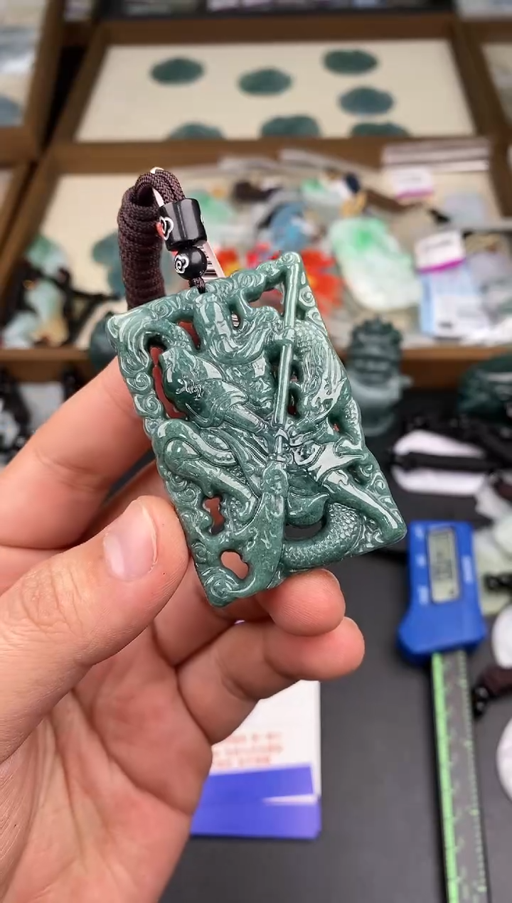 【闪购商品】翡翠颈饰未镶嵌  天然翡翠，一物一图