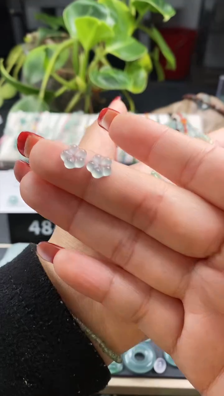 【闪购商品】翡翠散珠小花一对