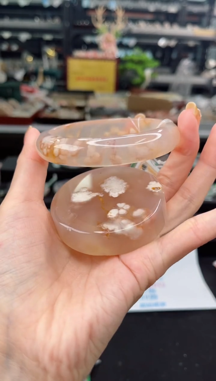 【闪购商品】石英质玉手镯未镶嵌64圈口（赠品镯心）6427346