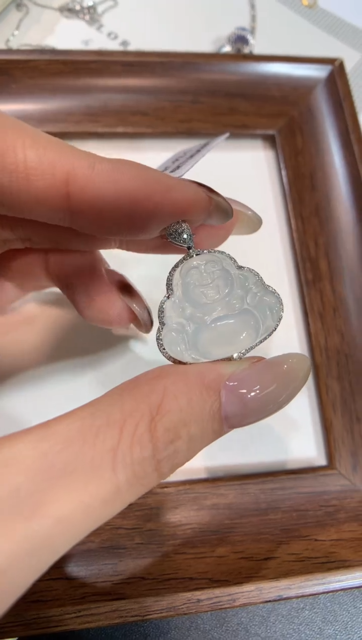 颈饰18K金镶嵌翡翠佛公