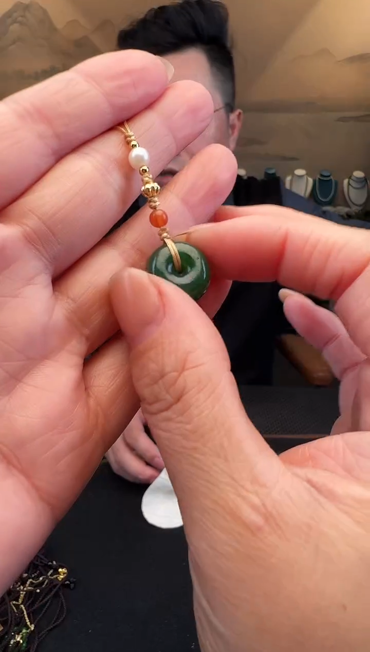 颈饰未镶嵌和田玉平安扣