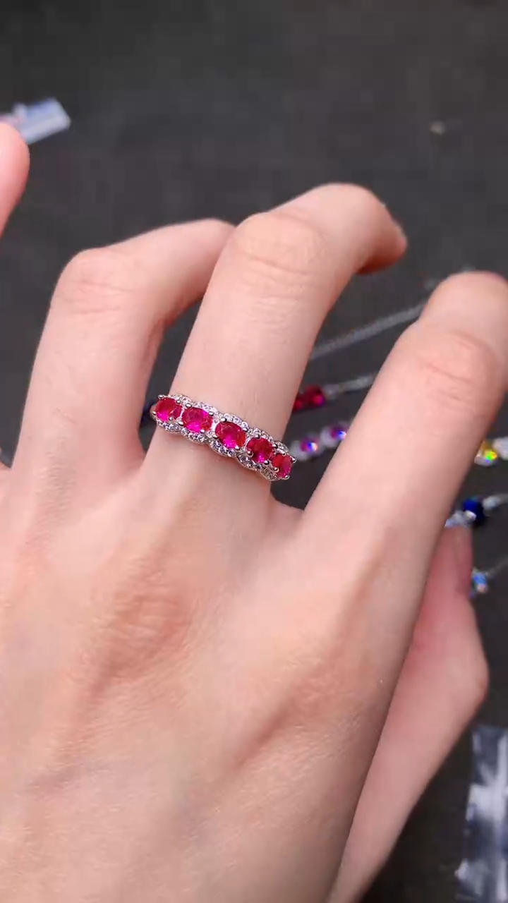 【闪购商品】红宝石戒指银S925镶嵌....