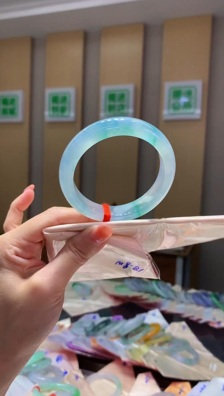 翡翠手镯未镶嵌-Q31 圈口56.2