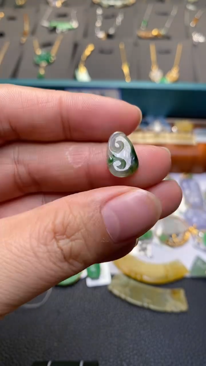 颈饰未镶嵌翡翠净货35173