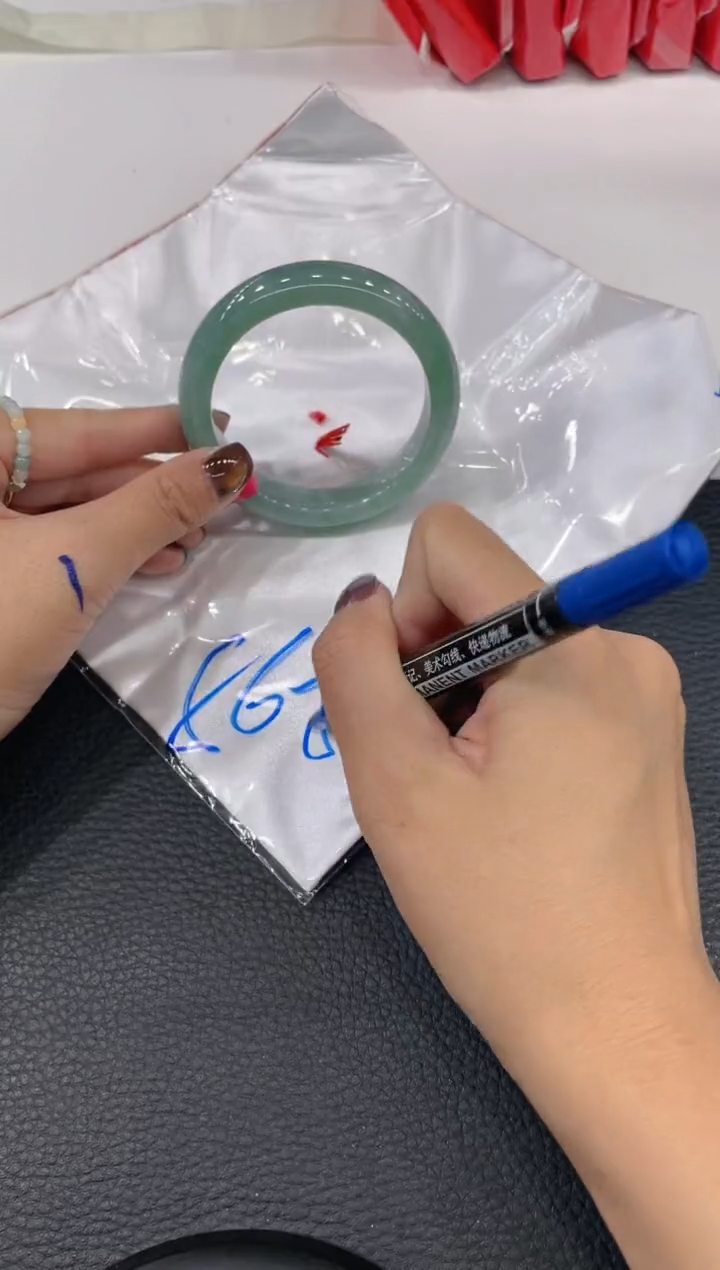 【闪购商品】翡翠手镯未镶嵌手镯