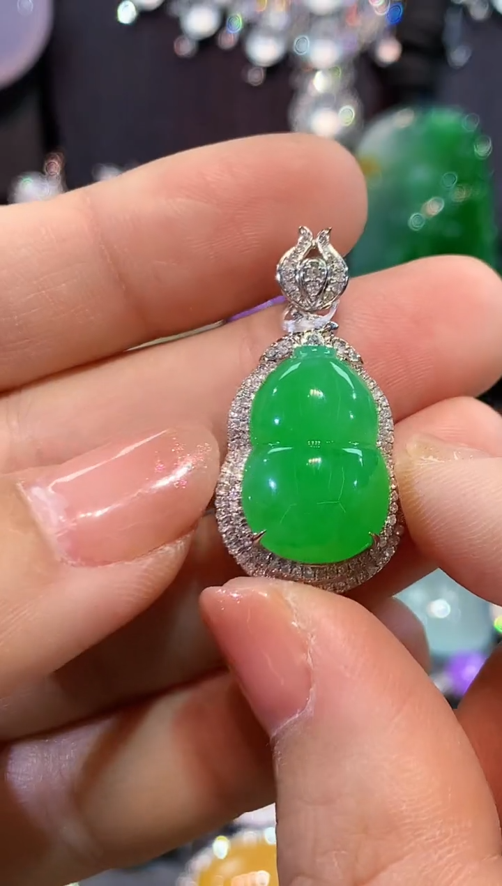 吊坠(不含链)18K金镶嵌翡翠吊坠