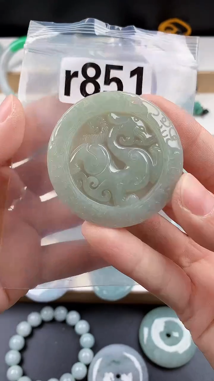 颈饰未镶嵌翡翠天然翡翠吊坠挂件