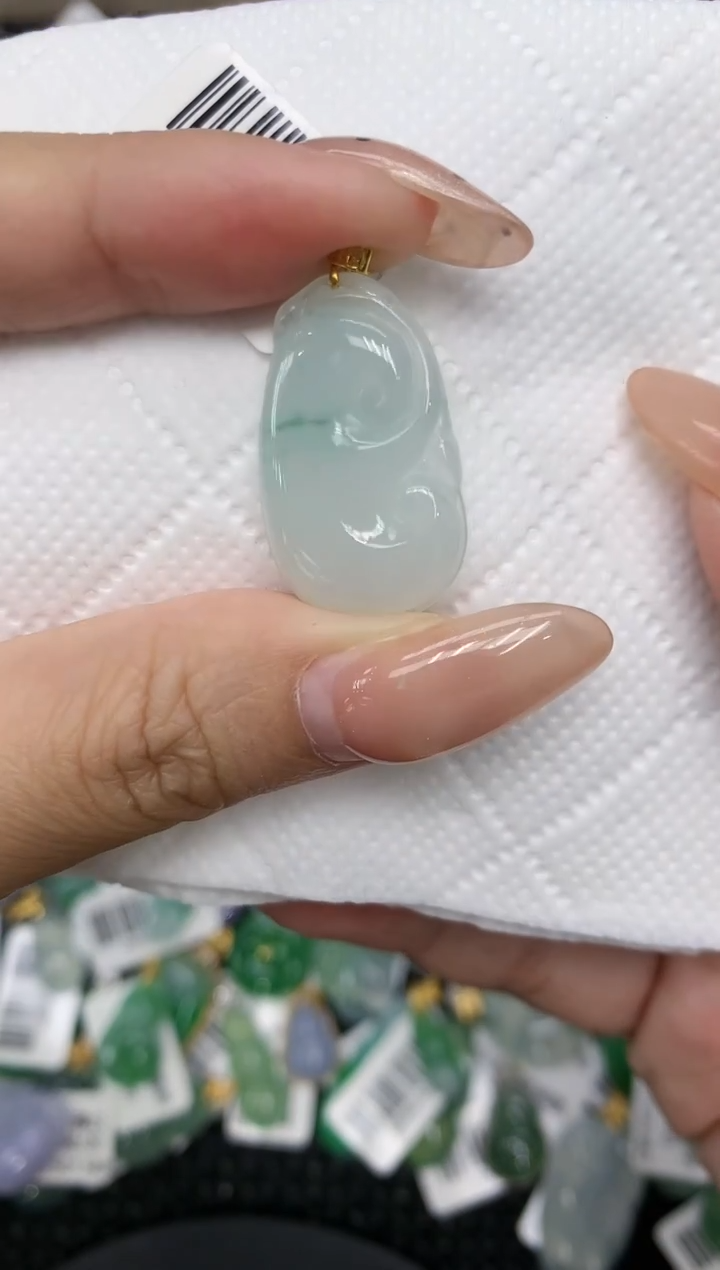 颈饰18K金镶嵌翡翠1