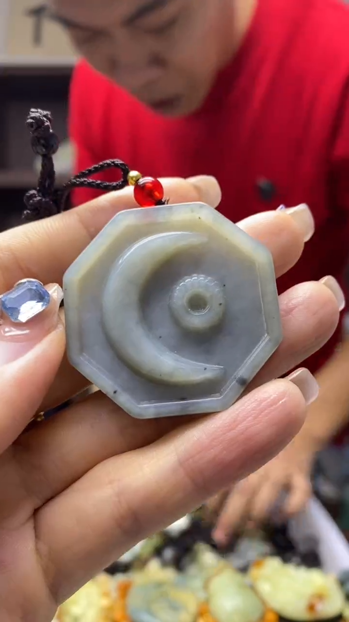 未镶嵌岫玉挂件 