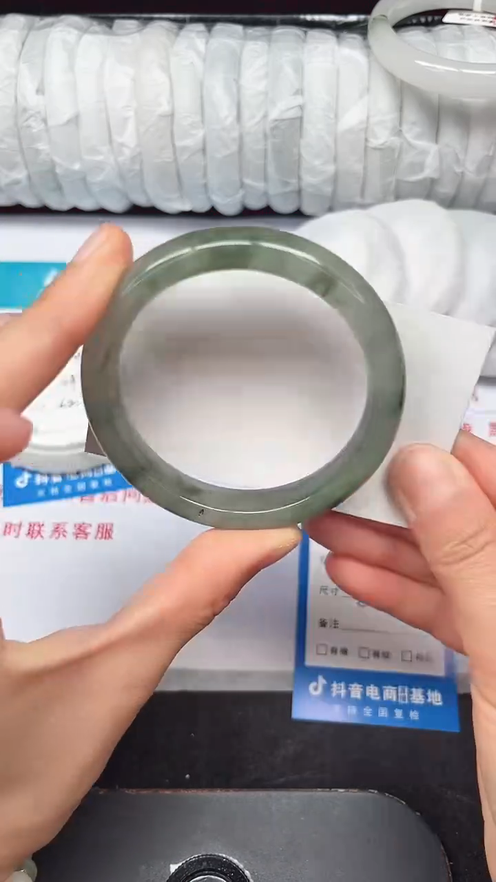 未镶嵌手镯石英质玉190-56/57
