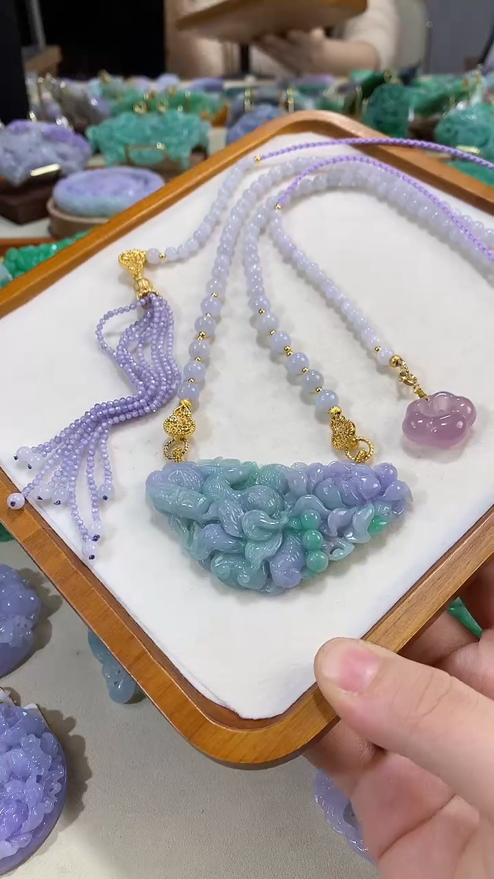 颈饰未镶嵌翡翠吊坠