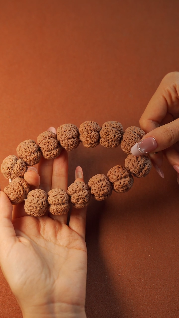 吊坠金刚菩提25+mm蜂窝梅花桩