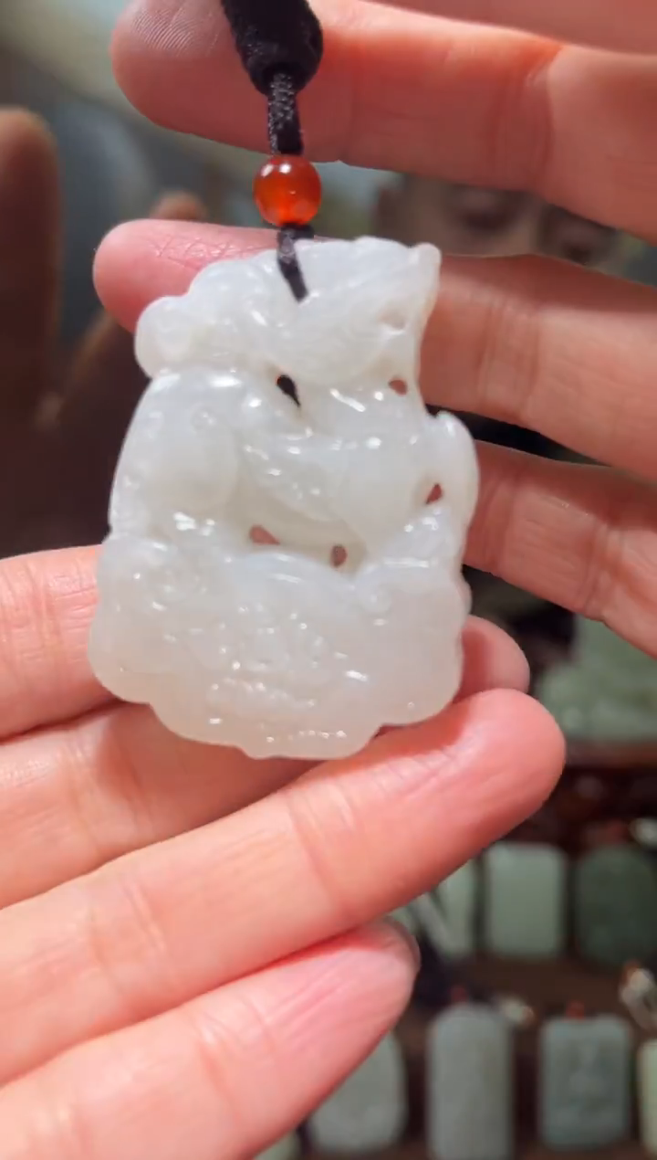 颈饰未镶嵌和田玉·