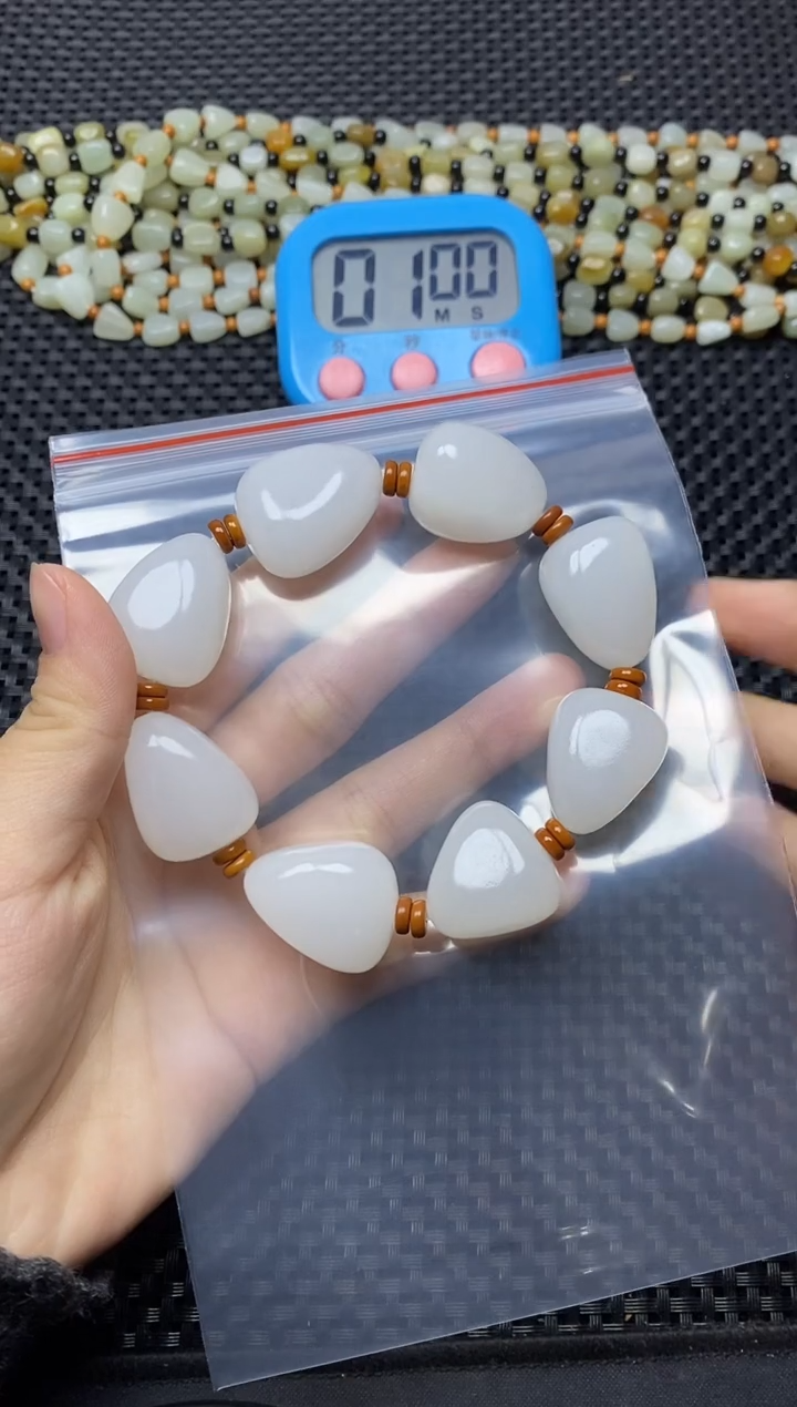 未镶嵌手链和田玉于*东手串